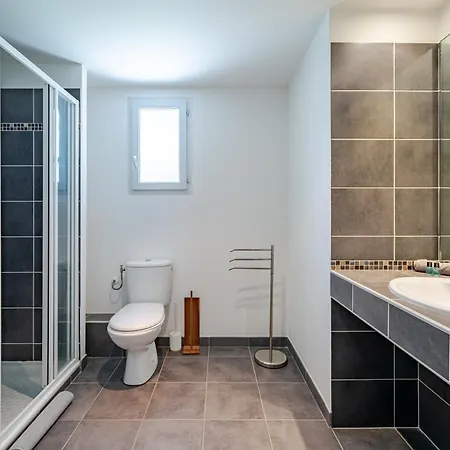 Cozy 2p Port De Garage Apartment *